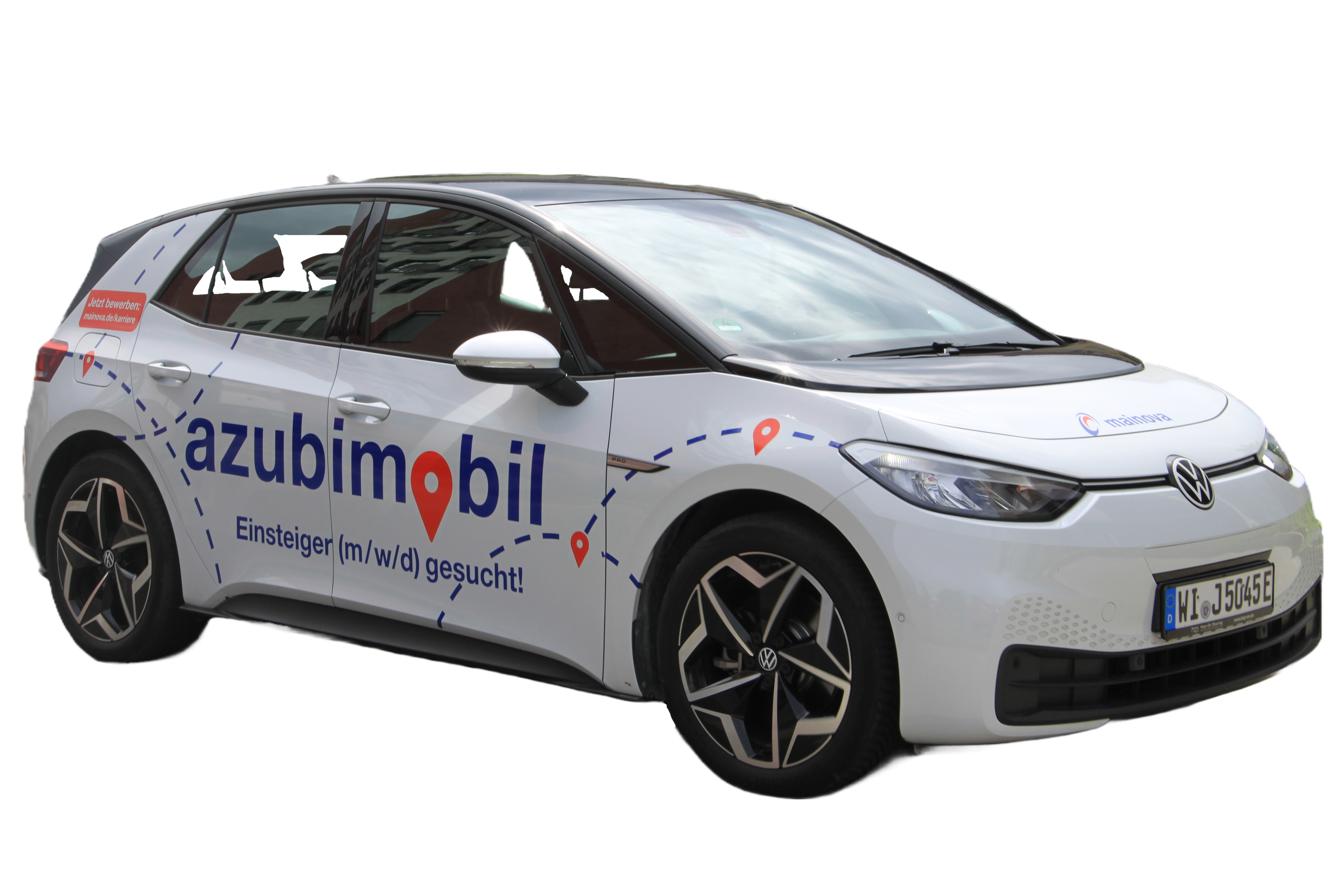 Weißer VW ID.3 Elektroauto mit blauem Azubimobil- und blauem Einsteiger (m/w/d) gesucht- Schriftzug sowie vielen Stecknadeln.