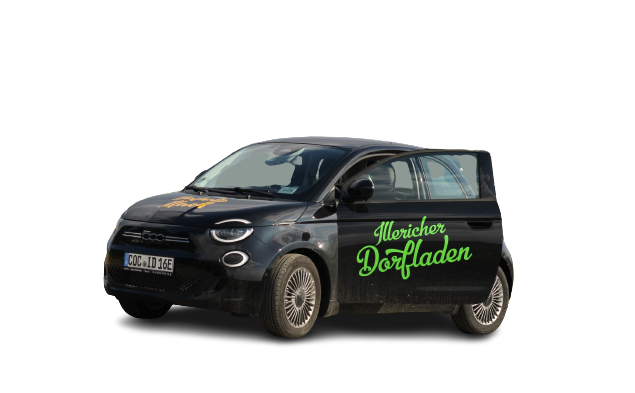 Elektroauto mit Aufschrift „Illericher Dorfladen“ als Werbefahrzeug für den lokalen Dorfladen-Angebotsservice